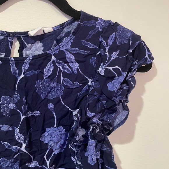 Short sleeve Gap shirt size medium - Picture 4 of 6